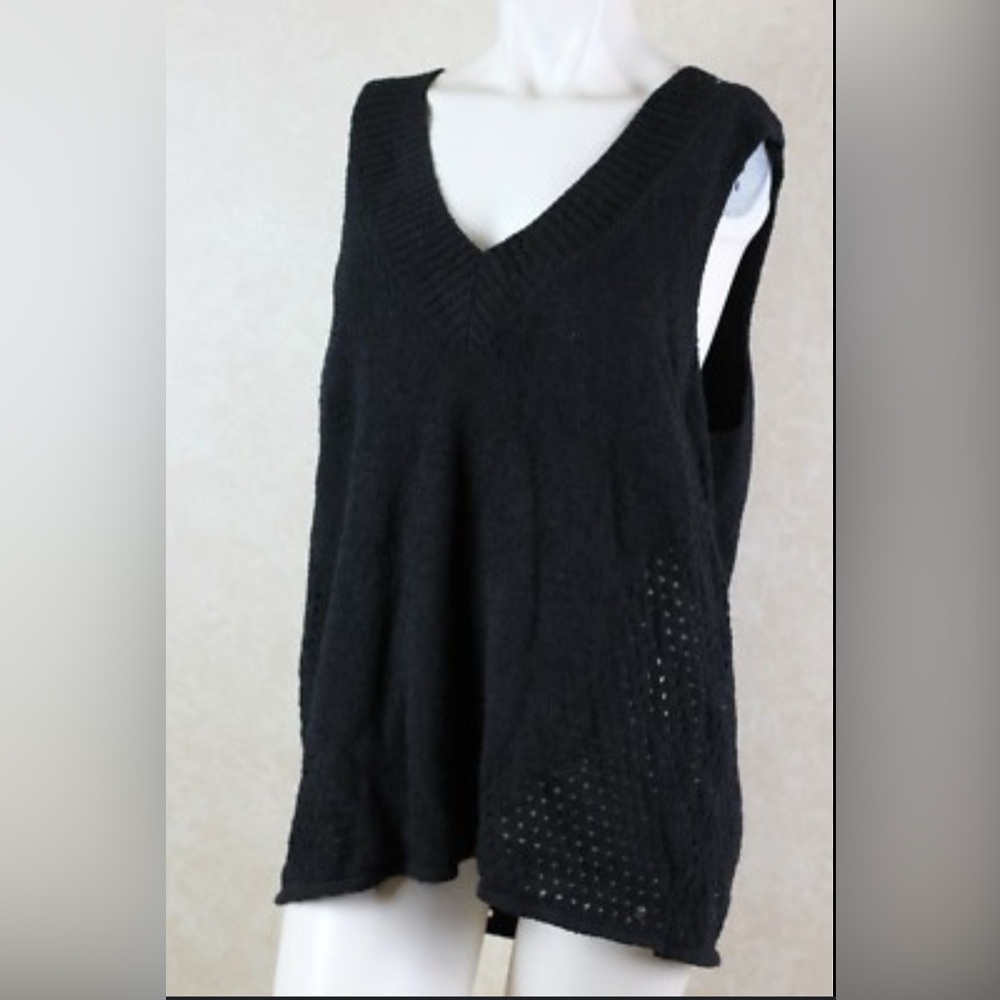 One Grey Day Los Angels Womens Black Knit V Back Sleeveless Sweater top Size M
